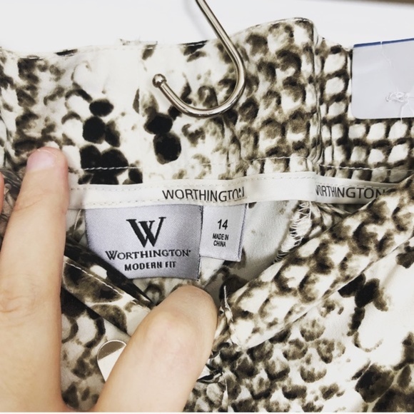 JCPenney Worthington NWT Snakeskin Print Shorts 14 - Picture 4 of 5
